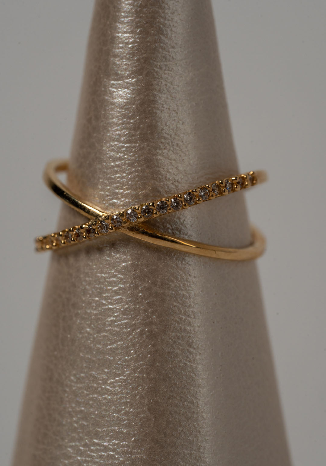 ANILLO CRUZADO