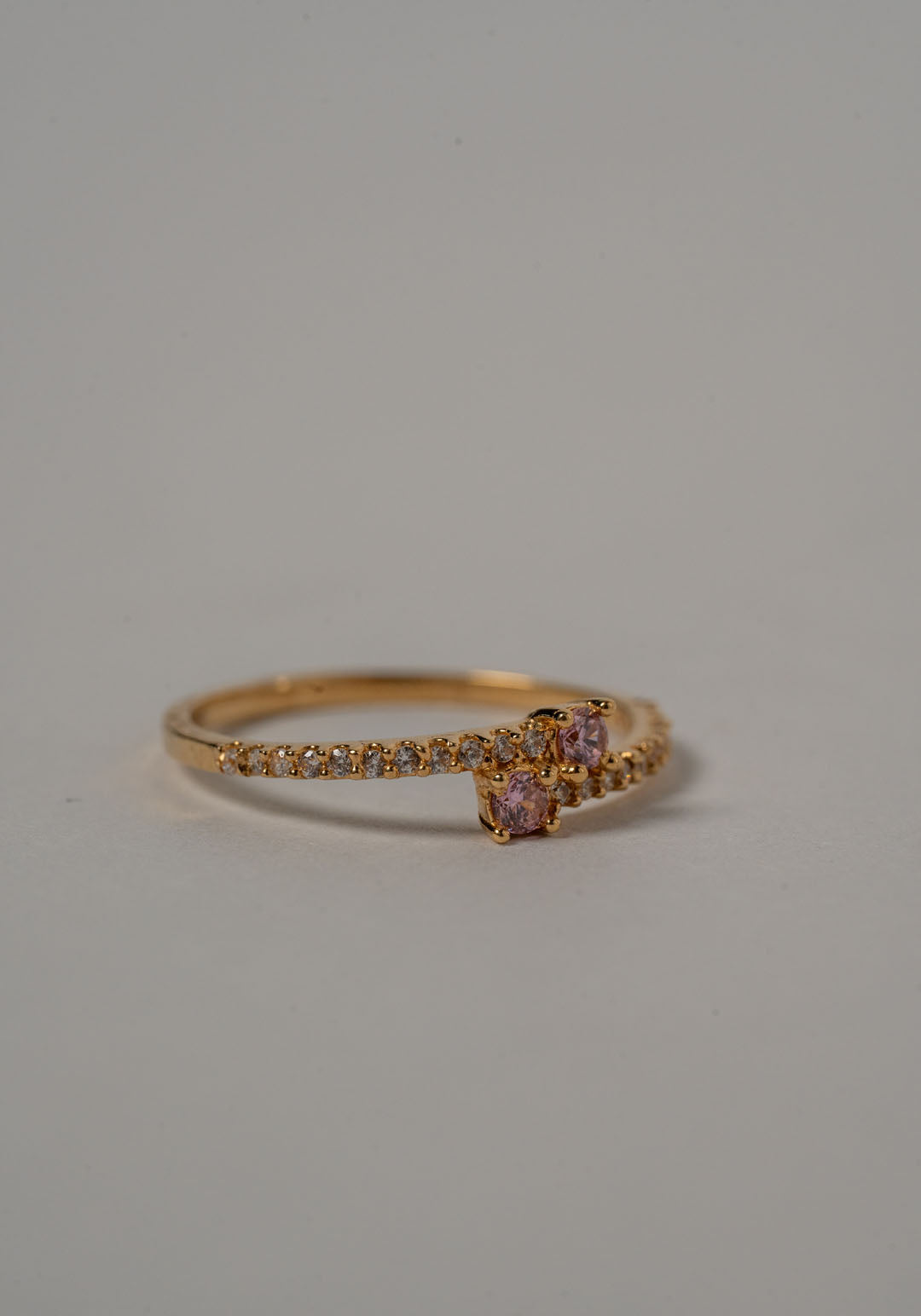 ANILLO CON CIRCONES ROSADOS