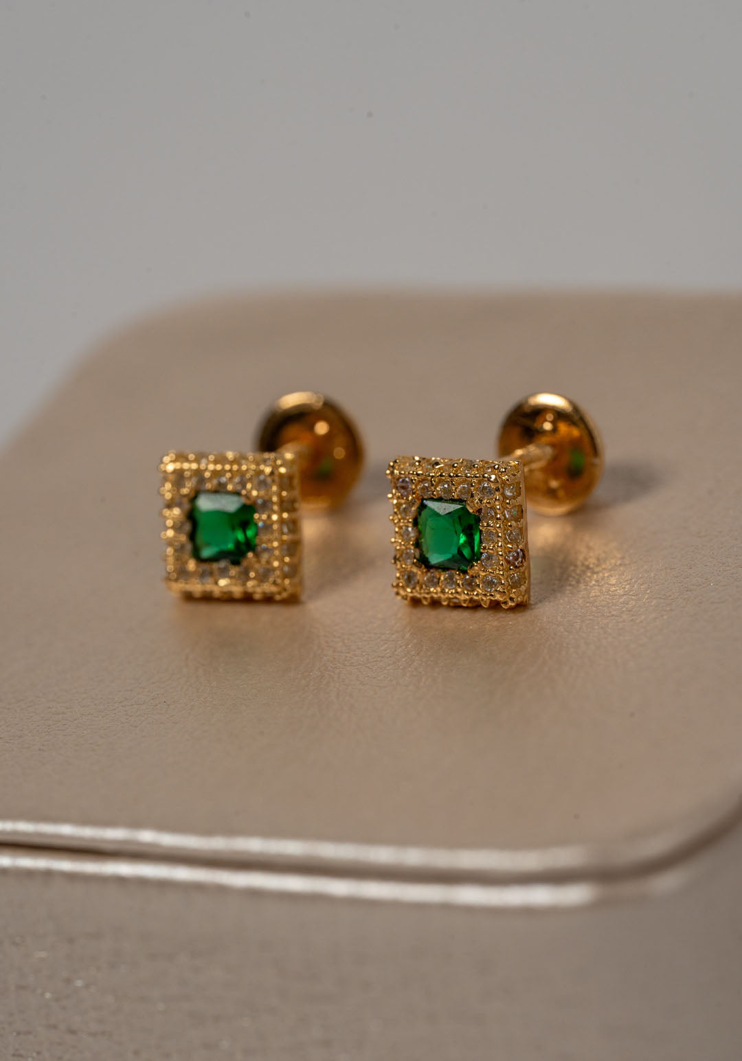 TOPOS CON CIRCON VERDE