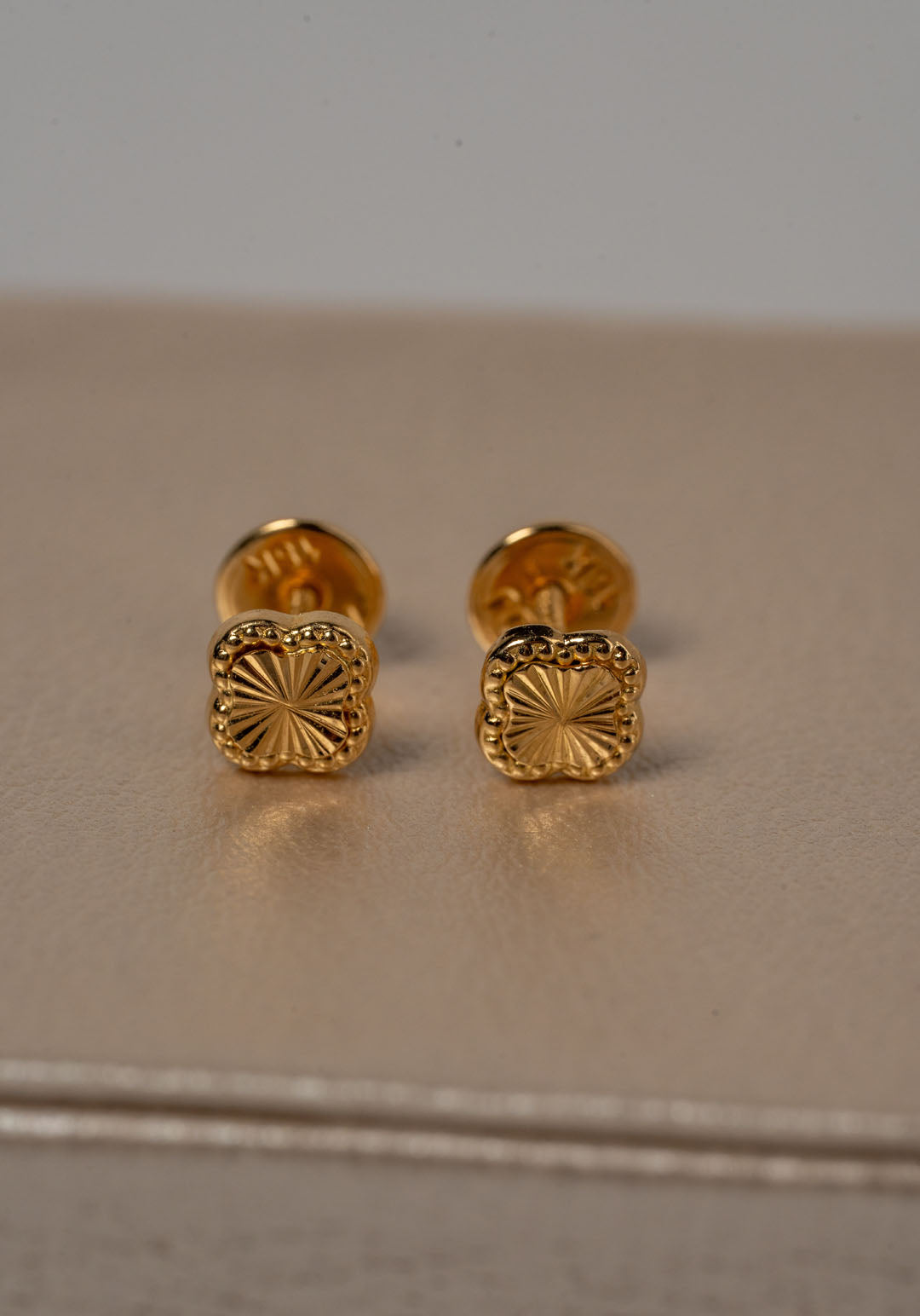 TOPOS VAN CLEEF DORADOS