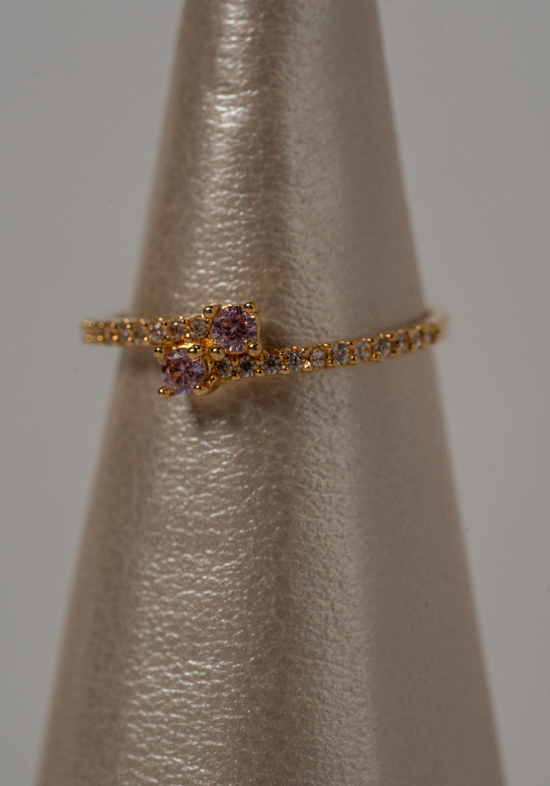 ANILLO CON CIRCONES ROSADOS