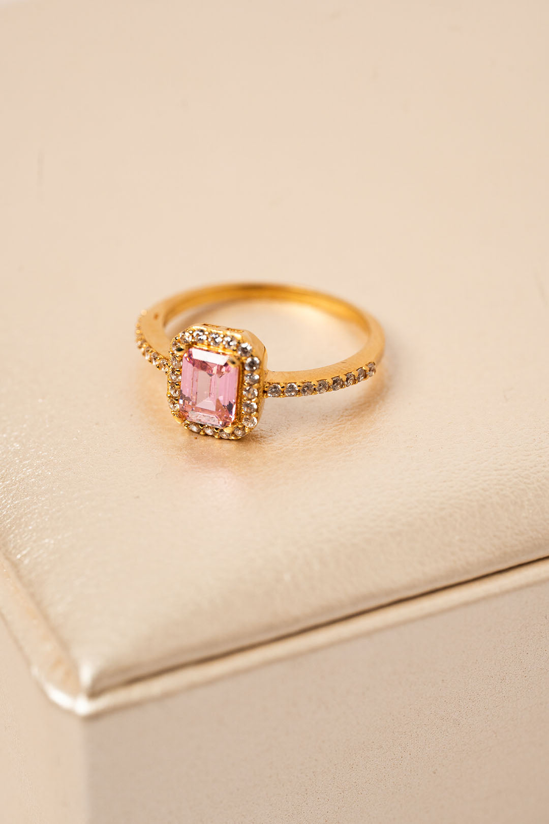 Anillo Con Circon Rosa