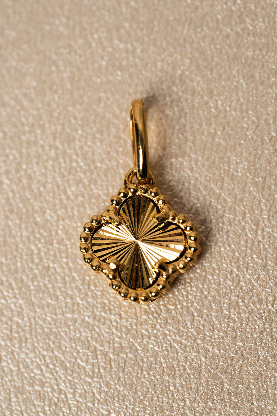 Dije Trebol Dorado